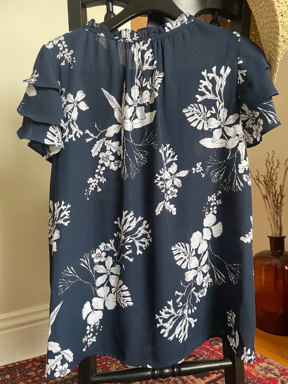 Liz Claiborne Short Sleeved Blouse - Picture 2 of 2